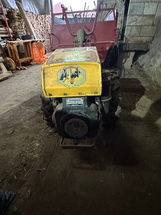 Motocultor con remolque