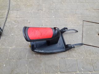 Pattino classico, da fissare al seggiolino del bambino.