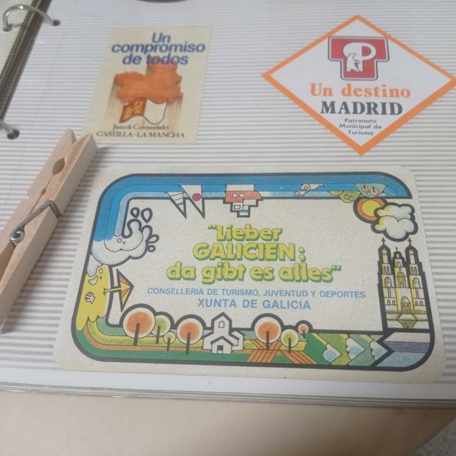 Pegatinas coche clasico y libro taller Renault