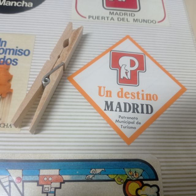 Pegatinas coche clasico y libro taller Renault