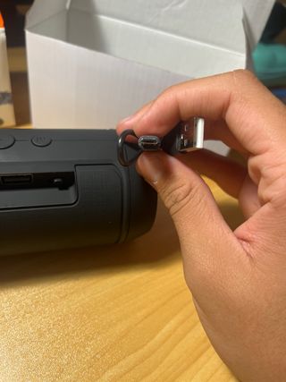 Altavoz inalámbrico Charge Mini