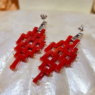 Orecchini Cartier di corallo rosso in Argento 925