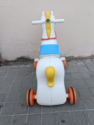 Caballo balancín infantil con ruedas