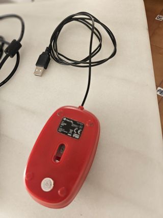 Tastiera Logitech 
Mouse ottico NGS 
Multi USB