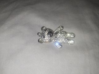 Abalorio oso plateado con brillantes