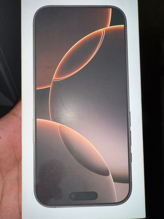 iPhone 16 Pro marrón-dorado