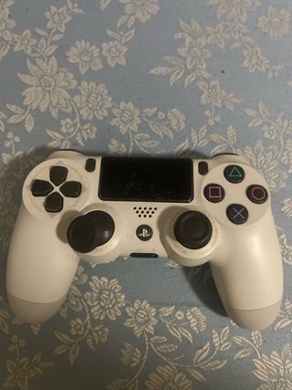 Mando PS4 Blanco (Preico negociable)