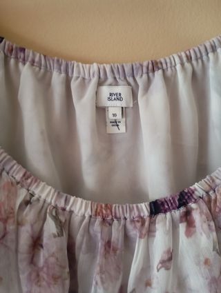 Blusa floral blanca y morada - Talla M