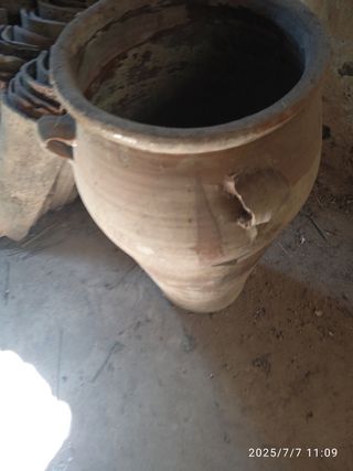 Tinaja barro antigua