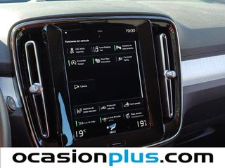 Volvo XC40 T3 Momentum Pro Auto 120 kW (163 CV)