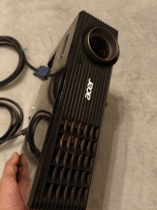 Proyector Acer X112 DLP – Buen estado