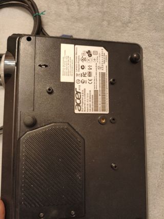 Proyector Acer X112 DLP – Buen estado