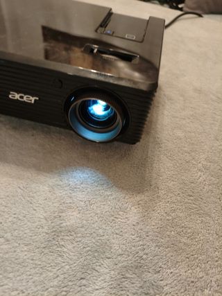 Proyector Acer X112 DLP – Buen estado