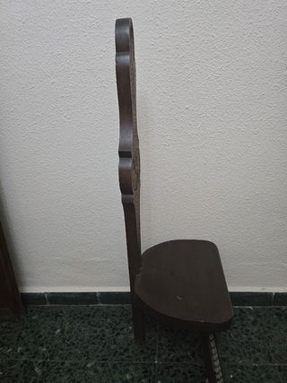 Silla Castellana Antigua de Madera