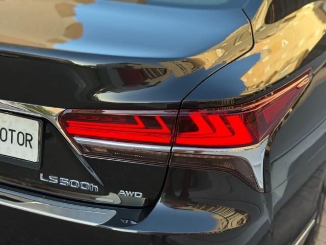LEXUS LS 