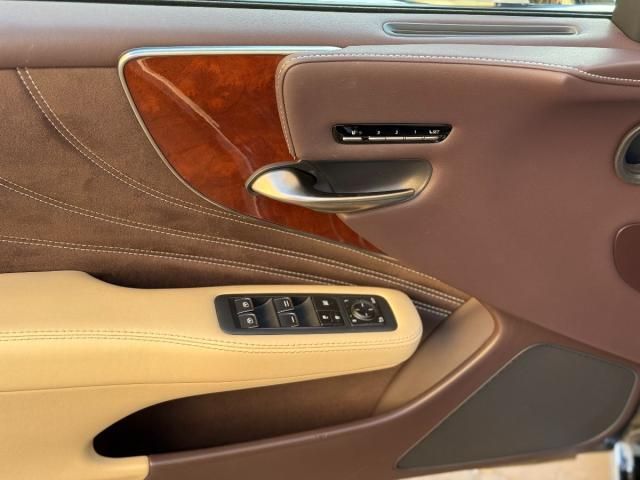 LEXUS LS 