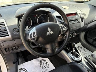 MITSUBISHI Outlander 2.2 DI-D TC-SST Kaiteki