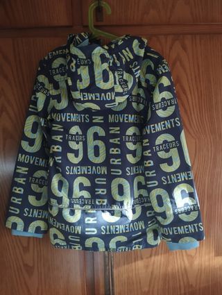 Cortavientos impermeable niño estampado