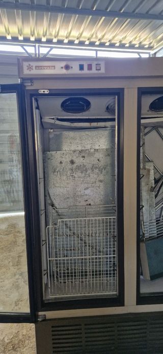 Vitrina Arevalo - Expositor 2 puertas