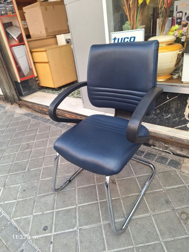 Sedia da ufficio in similpelle blu