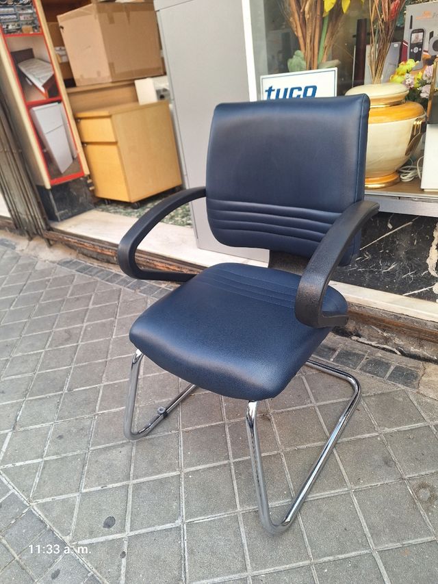 Sedia da ufficio in similpelle blu