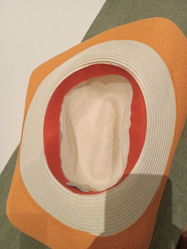 Sombrero Pedro del Hierro beige y blanco