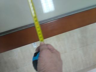 Mesa de comedor madera-cristal y 4 sillas