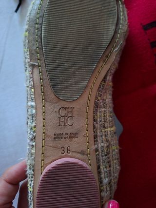 Zapatos Carolina Herrera- planos grises y amarillo