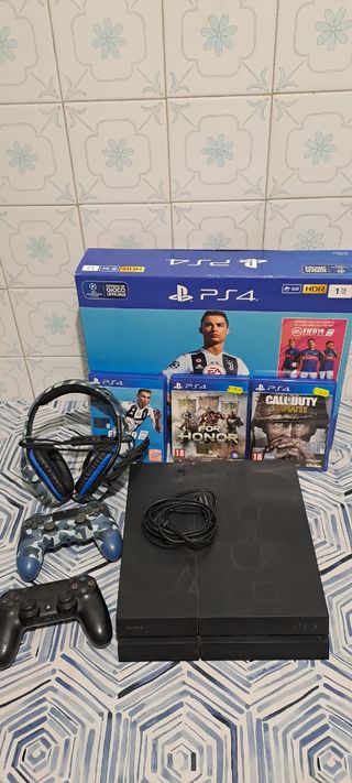 PS4 (PlayStation 4) 1TB + giochi