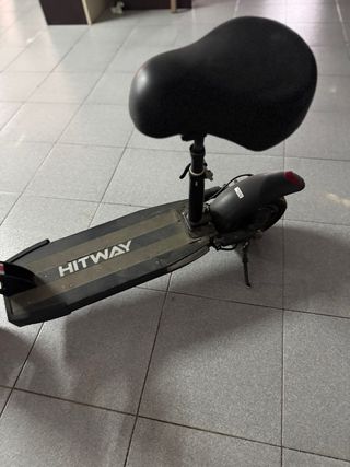 Patinete eléctrico Hitway con sillín