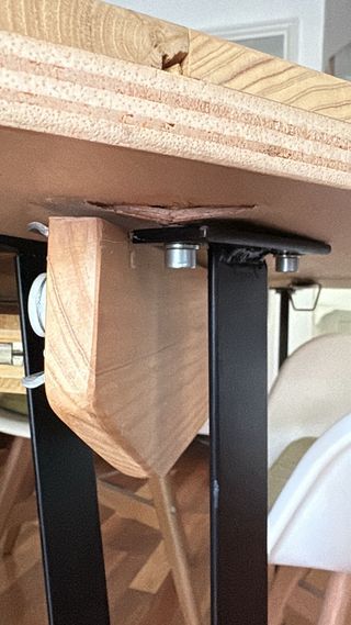 Mesa redonda Truewood - Madera y metal