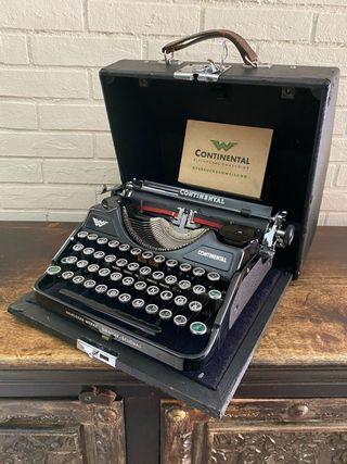 Macchina dascrivere Continental 1930 con custodia 