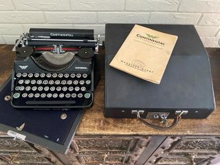 Macchina dascrivere Continental 1930 con custodia 