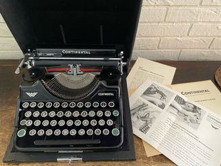 Macchina dascrivere Continental 1930 con custodia 