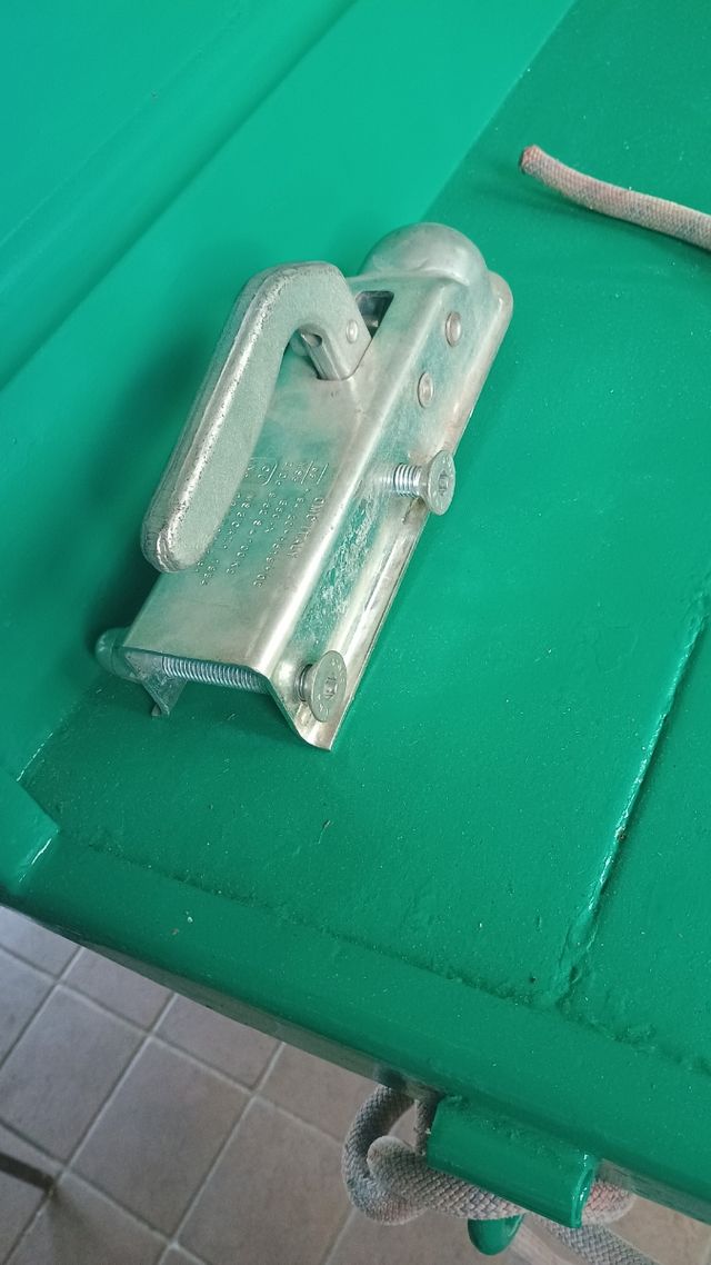 Carretto per trattorino da lavoro per giardino.