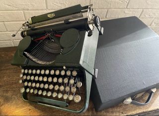 Macchina da scrivere Royal vintage