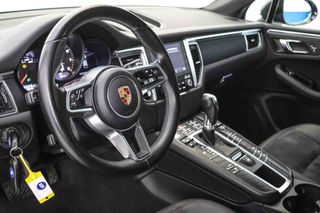 Porsche Macan -