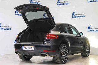 Porsche Macan -