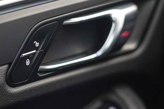 Porsche Macan -