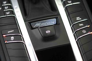 Porsche Macan -