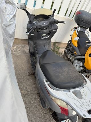 Motocicleta Honda 125 -En Ibiza,22.000 kms Año2010