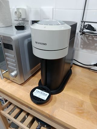 Cafetera Nespresso Vertuo - Nueva