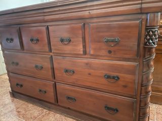 Cómoda de madera - 8 cajones