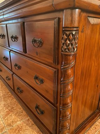 Cómoda de madera - 8 cajones