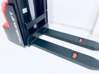 Apilador eléctrico Noblelift