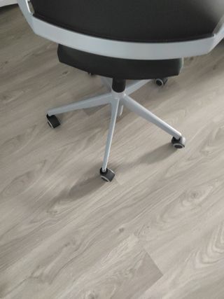 Silla oficina giratoria negra