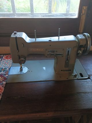 Máquina coser antigua Wertheim profesional