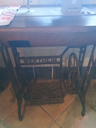 Máquina coser antigua Wertheim profesional