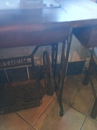 Máquina coser antigua Wertheim profesional