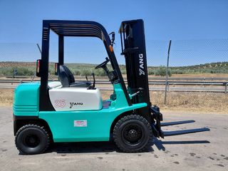 Carretilla elevadora con motor Isuzu 4JG2
